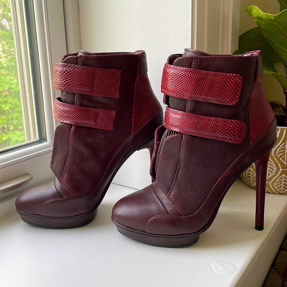 BCBG boots
